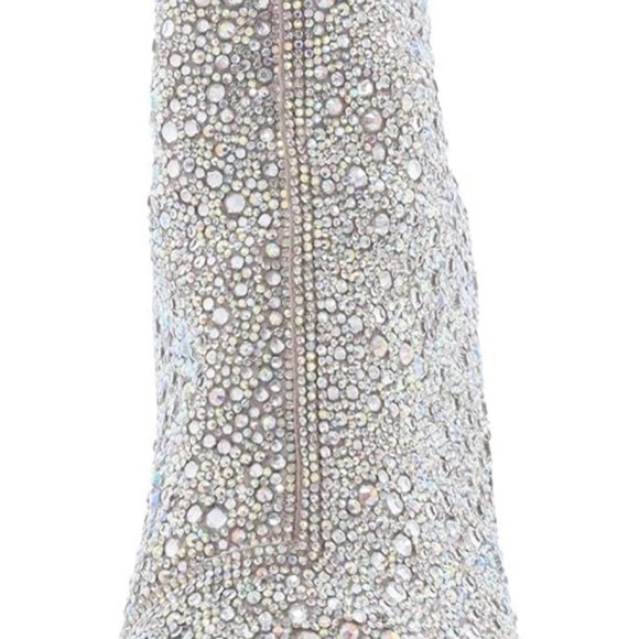 NWT Betsey Johnson
Women's Hugo Block High Heel Booties size 6 1/2 - Picture 3 of 4